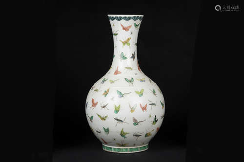 FAMILLE ROSE 'HUNDRED BUTTERFLIES' LONG NECK VASE