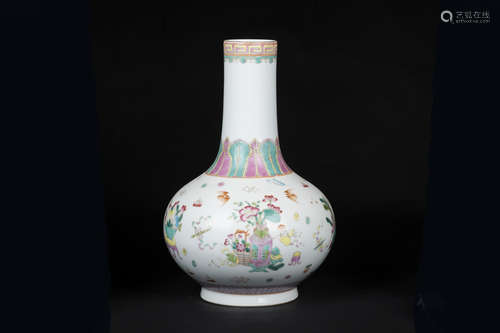 FAMILLE ROSE 'EIGHT TREASURES' LONG NECK VASE