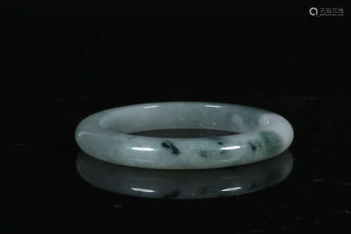 JADEITE ROUND BANGLE WITH CERTIFICATE