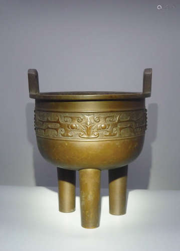 清中期 铜饕餮纹鼎式炉