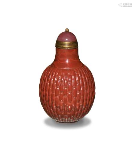Chinese Red Peking Glass Snuff Bottle, 18th Century十八世紀 料器仿瑪瑙藤編紋煙壺
