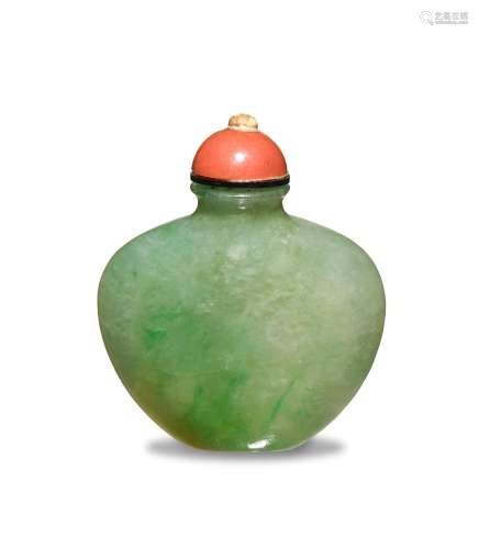 Chinese Jadeite Snuff Bottle, 19th Century十九世紀 翡翠鼻煙壺