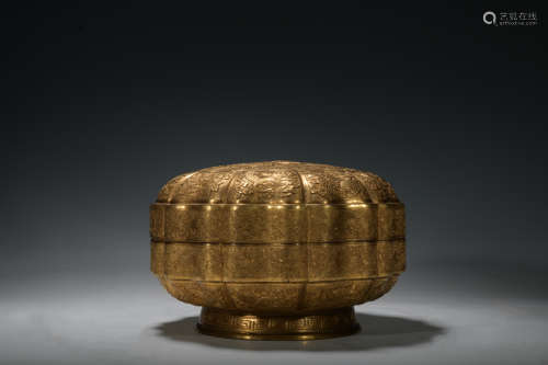 Qing dynasty gilt bronze box with two Phoenixs pattern