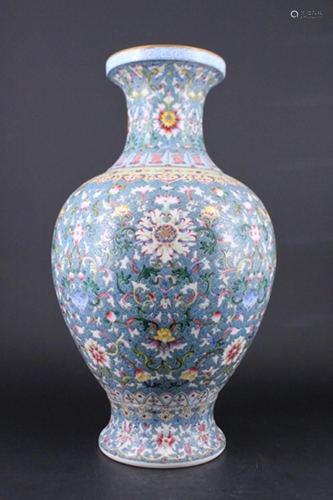 Large Chinese Qing Porcelain Famille Rose Vase