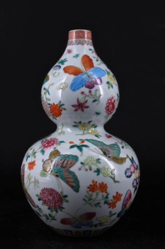 Qing Porcelain Famille Rose Gourd Vase