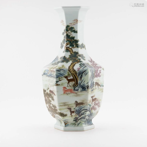 QING FACETED BODY HUNDRED DEER VASE