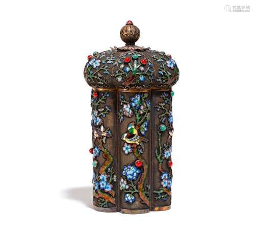FLOWER SHAPED TEA CADDY WITH FLOWERING TWIGS AND SINGING BIRDS. Origin: China. Date: 20th c.