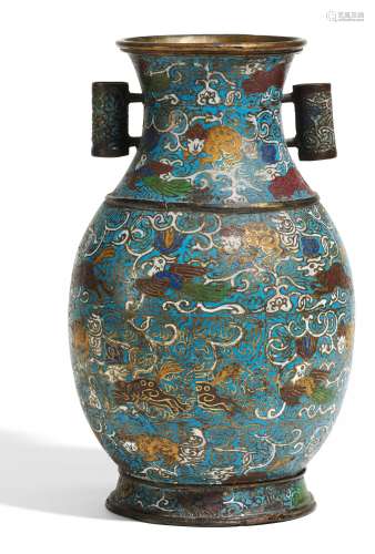 RARE CLOISONNÉ-VASE IN HU SHAPE. Origin: China. Dynasty: Ming dynasty. Date: 17th c. Technique: