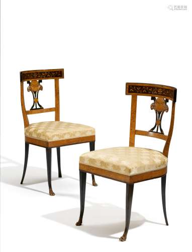 PAIR OF EXCEPTIONAL BIEDERMEIER CHAIRS MADE OF FRUITWOOD AND ROOT WOOD. Franken. Date: Around