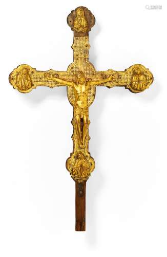 GOTHIC PROCESSIONAL CROSS MADE OF GILT COPPER ON WOODEN CORE. Italy. Date: Presumably around 1500.