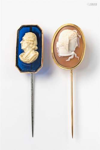 Two cameo pins1) Portrait of a man in profile, carved bone on blue glass, steel pin, 3.1 x 1.8 cm,