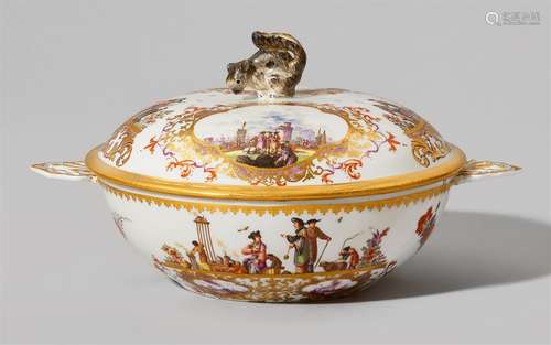 A Meissen porcelain porringer with Hoeroldt chinoiseriesA small ecuelle designed to be given to a