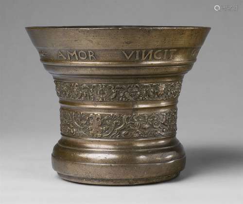 A magnificent Netherlandish mortar with a romantic inscriptionCast bronze with fine golden brown