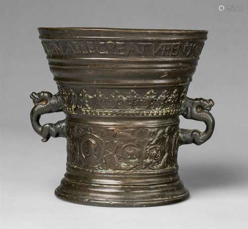 A mortar made for Johan van der BeeckCoppery gold bronze with dark brown patina. With one broad