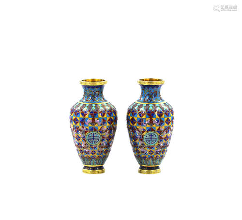 A pair of chinese CLOISONNE Porcelain bottle vase