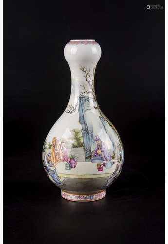 A Chinese Famille Rose Porcelain Garlic Bottle