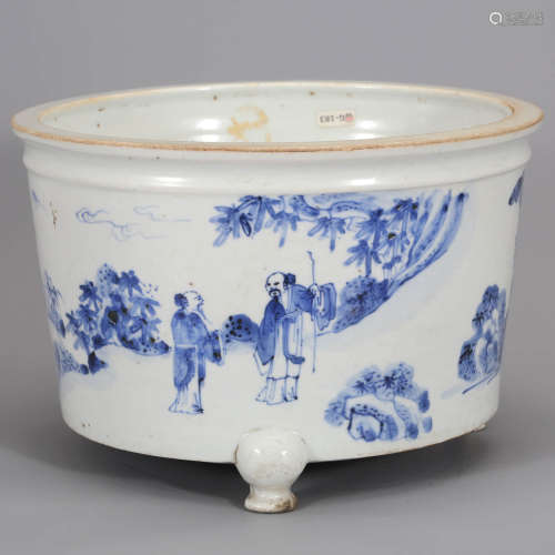 A Chinese Famille Rose Porcelain Tank