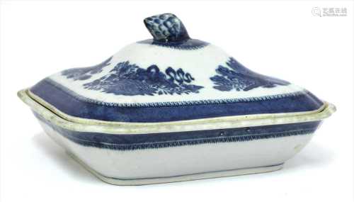 A Chinese blue and white vegetable dish with cover,