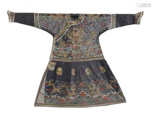 A Chinese embroidered chaofu,