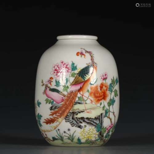 A Chinese Flower&Bird Pattern Famille Rose Porcelain Jar