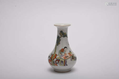 A Chinese pastel figure vase