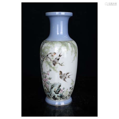 A Chinese Famille Rose Porcelain Flower&Bird Pattern Vase