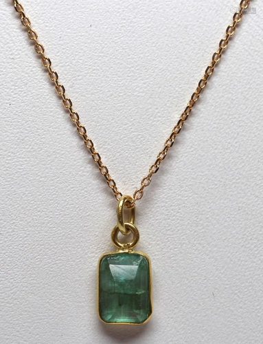 Emerald, 18k yellow gold pendant-necklace