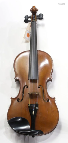 An antique German violin labelled Gustav Her…