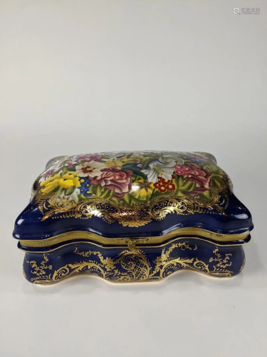 A large Sevres style porcelain box