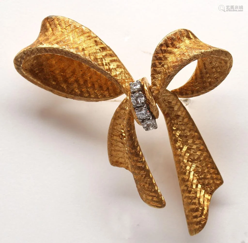 Diamond, 18k yellow gold brooch