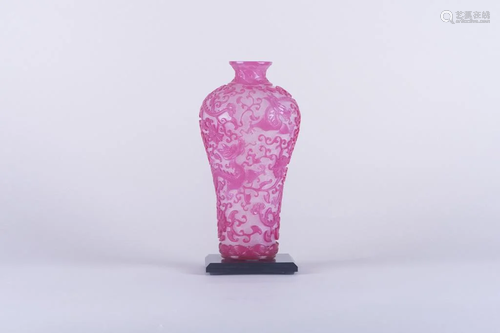 A Chinese pink-overlay glass vase, Meiping