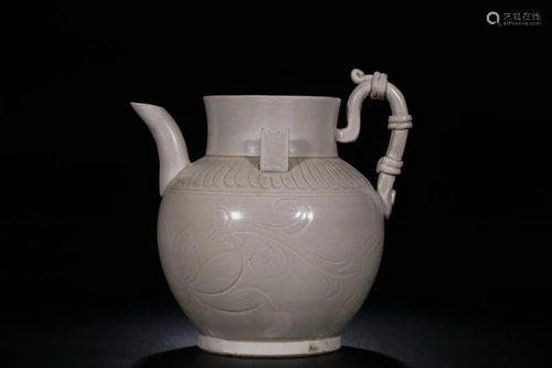 CHINESE DING-STYLE PORCELAIN POT WI…