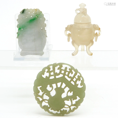 A Lot of 3 Carved Jade Items