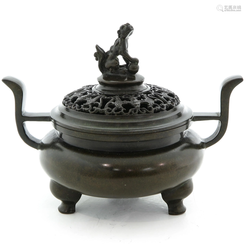 A Bronze Tripod Censer with Cover