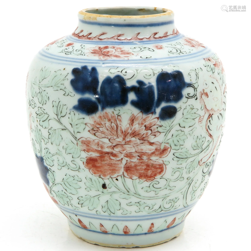 A Wucai Shunzhi Jar