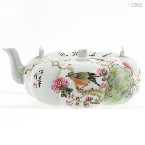 A Qianjiang Cai Decor Teapot