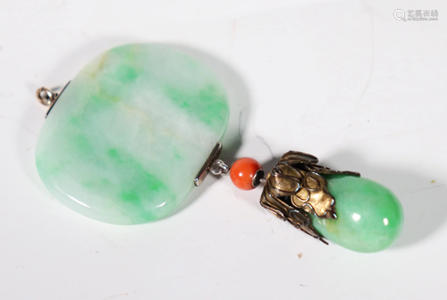 2 Chinese Qing Jadeite Beads from Court …