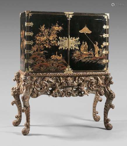 Large cabinet in European lacquer decorated with a…