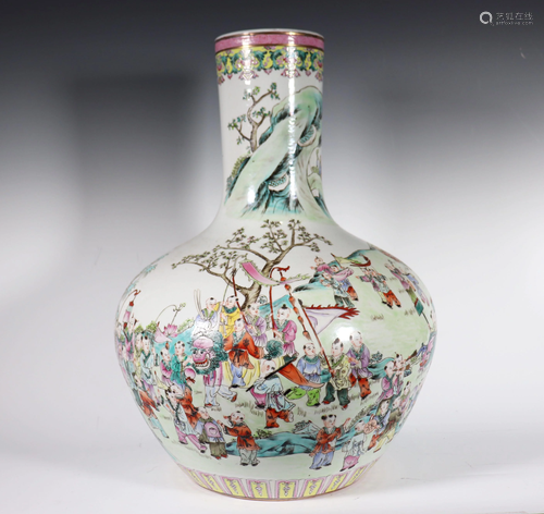 Large Chinese Porcelain 