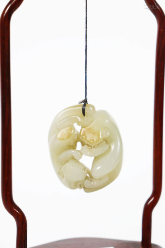 Chinese White Jade Double Badger Toggle