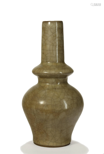 Qing Dynasty, Cracked Vase