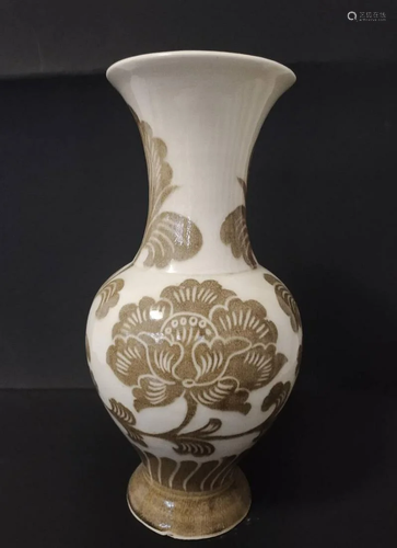 Song Ding Yao, Brown-Glazed Vase