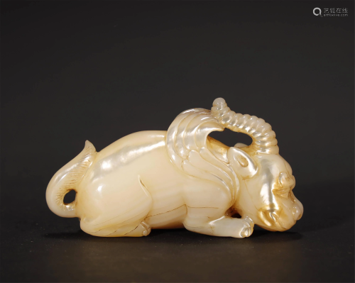Qing Dynasty, Mother of Pearl Beast Orn…