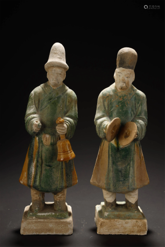 Ming, Pottery Two Figures