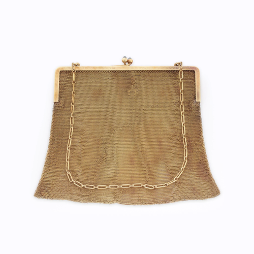 A fourteen karat gold evening purse,