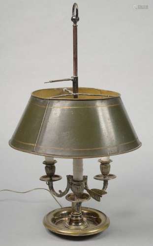 Lampe bouillotte de style Louis XVI à trois bras d…