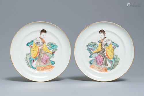 A pair of Chinese famille rose dishes with l…