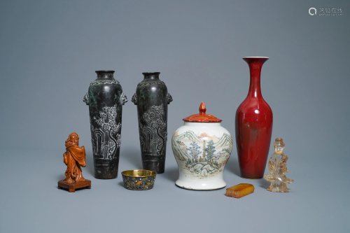 A varied selection of Chinese porcelain, bron…