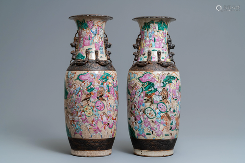 A pair of Chinese Nanking famille rose crac…