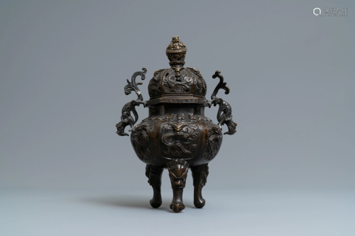 A Chinese bronze censer and cover, Xuande…